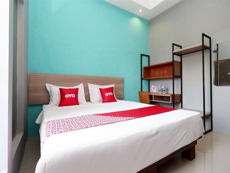 Oyo Flagship 2124 Kars Inn Semarang Exterior foto